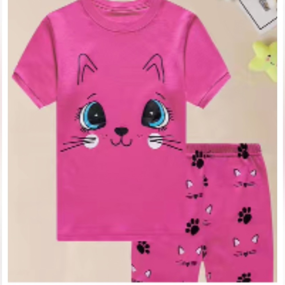 Cute sleep set…must hav